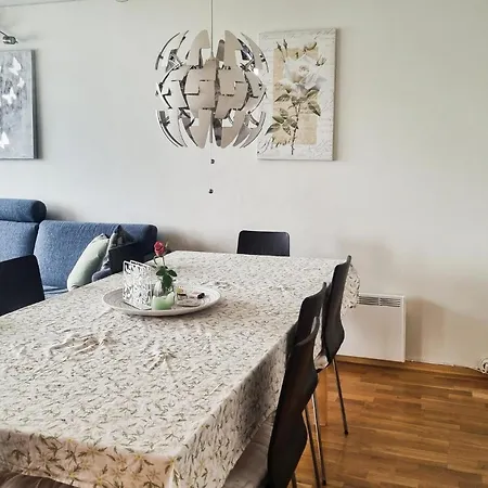דירה In With House Sea View